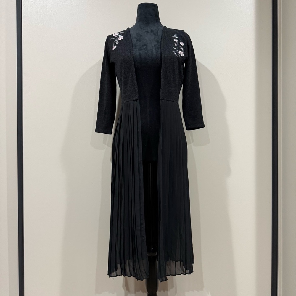 Lauren Conrad LC Embroidered Flowers Black Long Duster Cardigan Women